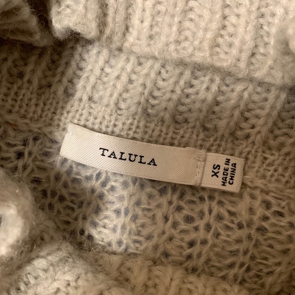 Aritzia Talula Lightweight Turtleneck Sweater - Picture 6 of 6